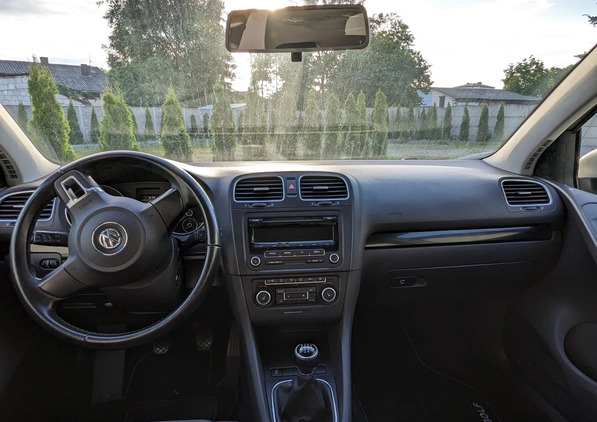 Volkswagen Golf cena 23900 przebieg: 209000, rok produkcji 2011 z Jędrzejów małe 137